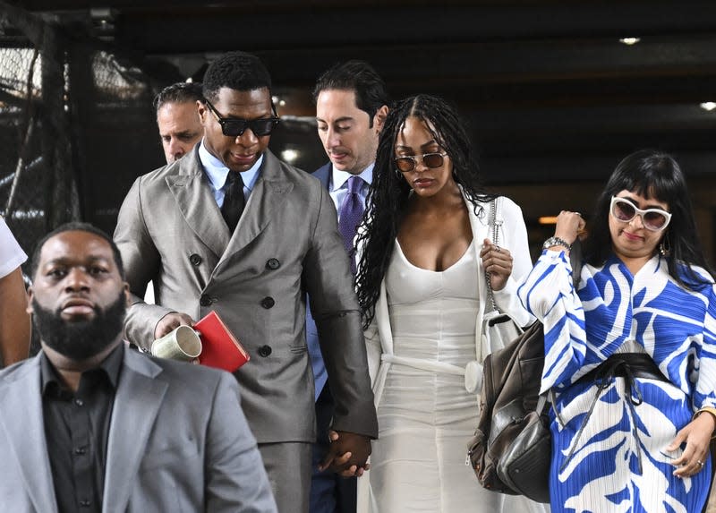 Jonathan Majors leaves Manhattan Criminal Court after his trial which begins on assault charges, in New York, United States on August 03, 2023. - Photo: Fatih Aktas/Anadolu Agency (Getty Images)