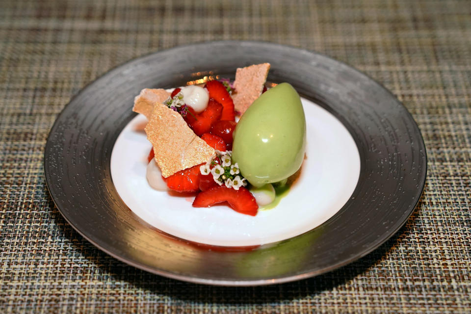 One of the winning team's pretty and delicious dishes from Restaurant Wars on this season's 