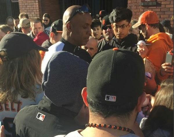 Barry Bonds made an unscheduled appearance at Giants FanFest on Saturday. (Giants on Twitter)