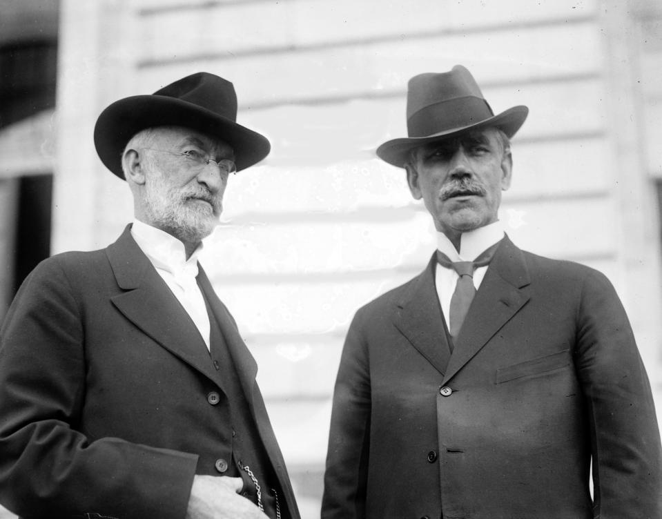 Church President Heber J. Grant, and Utah Sen. Reed Smoot outside the Senate Office Building in about 1907. | Library of Congress