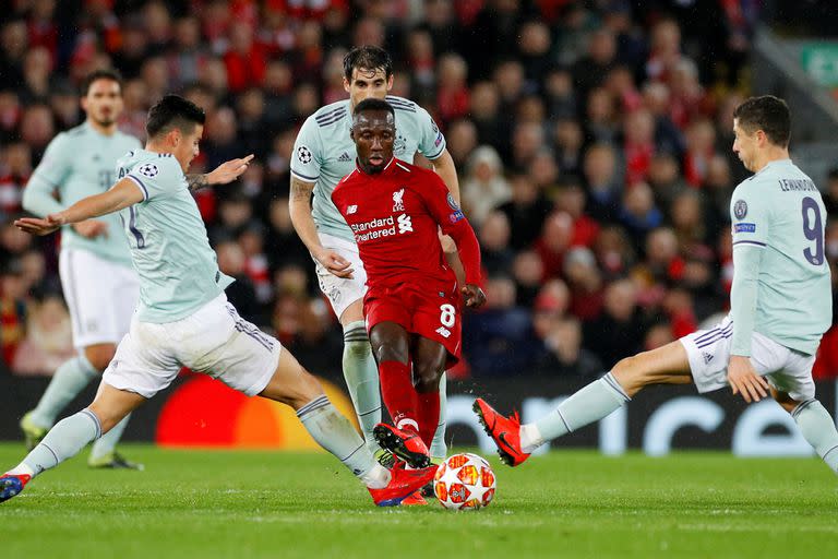 Liverpool Vs Bayer Munich , Naby Keita . James Rodriguez y Robert Lewandowski