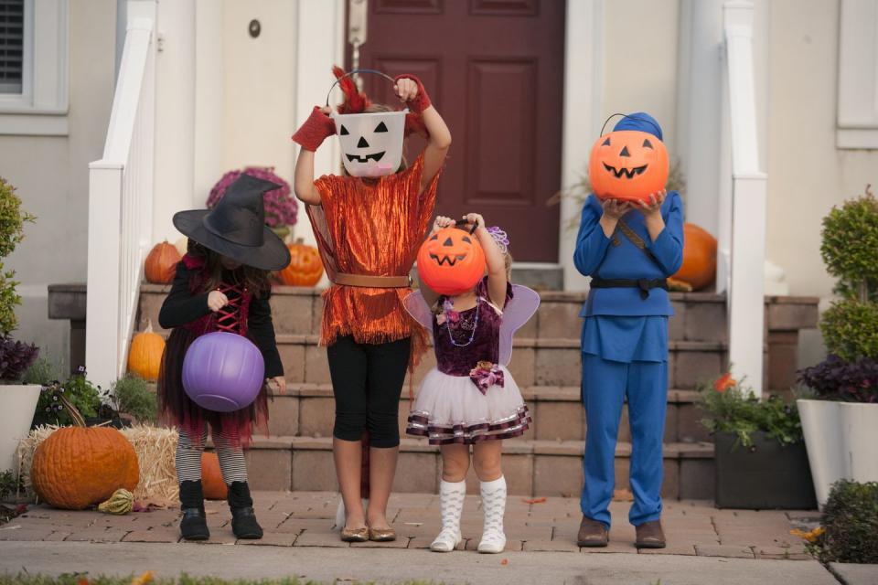 <p>In most places trick or treaters simply have to arrive in costume in order to get their Halloween candy, but that's not the case in Des Moines. The Des Moines Register explains that, as part of their Beggars' Night ritual, <a href="https://www.desmoinesregister.com/story/entertainment/2015/10/13/why-des-moines-has-beggars-night/73865998/" rel="nofollow noopener" target="_blank" data-ylk="slk:kids also have to do a trick or tell a joke of some sort;elm:context_link;itc:0;sec:content-canvas" class="link ">kids also have to do a trick or tell a joke of some sort</a> to earn their share of candy.</p>