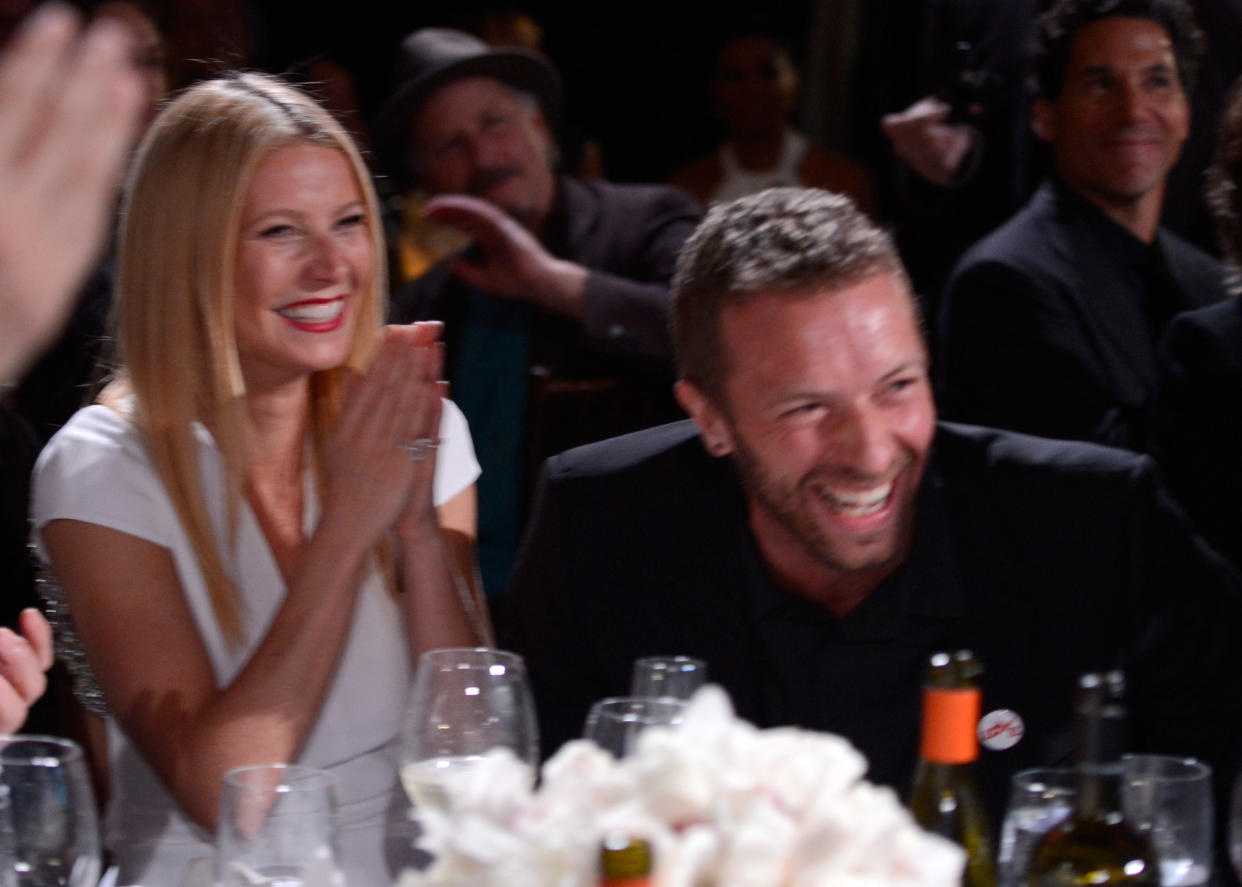 BEVERLY HILLS, CA - JANUARY 11:  Gwyneth Paltrow and Chris Martin attend the 3rd annual Sean Penn & Friends HELP HAITI HOME Gala benefiting J/P HRO presented by Giorgio Armani at Montage Beverly Hills on January 11, 2014 in Beverly Hills, California.  (Photo by Kevin Mazur/Getty Images for J/P Haitian Relief Organization)