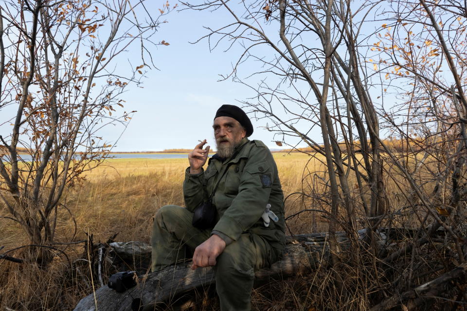 <p>Zimov, de 66 años, lleva viendo desde hace tiempo como los inviernos en su tierra se han vuelto más cortos y suaves comprobando de primera mano los efectos del cambio climático. (Foto: Maxim Shemetov / Reuters).</p> 