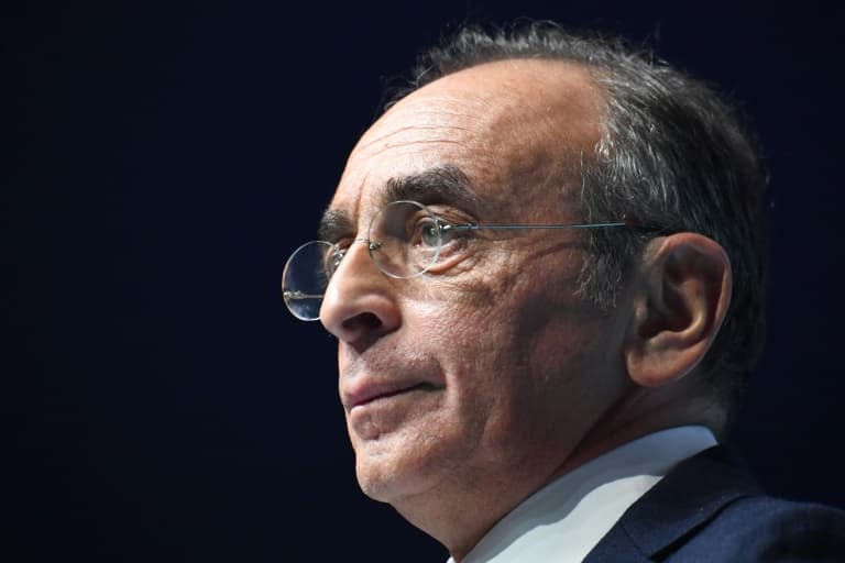 Le polémiste français d'extrême-droite Eric Zemmour lors d'un discours à Paris le 4 décembre 2022 - Alain JOCARD © 2019 AFP