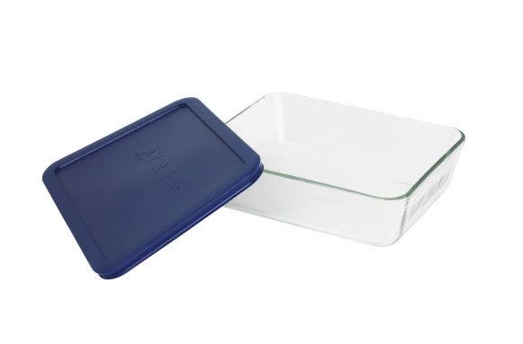 Perfect if you don&rsquo;t want to separate dinners into those little plastic portion containers. <strong><a href="https://www.amazon.com/Pyrex-Simply-Store-Rectangular-Storage/dp/B0000CFTPA/ref=sr_1_5?s=home-garden&amp;ie=UTF8&amp;qid=1547578104&amp;sr=1-5&amp;keywords=pyrex+large+rectangular+glass+storage+containers+with+lids" target="_blank" rel="noopener noreferrer">Get them here.</a></strong>