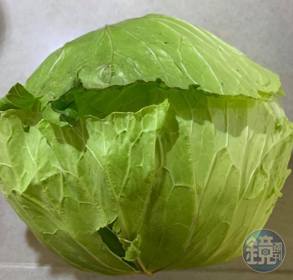 用1/4顆高麗菜。