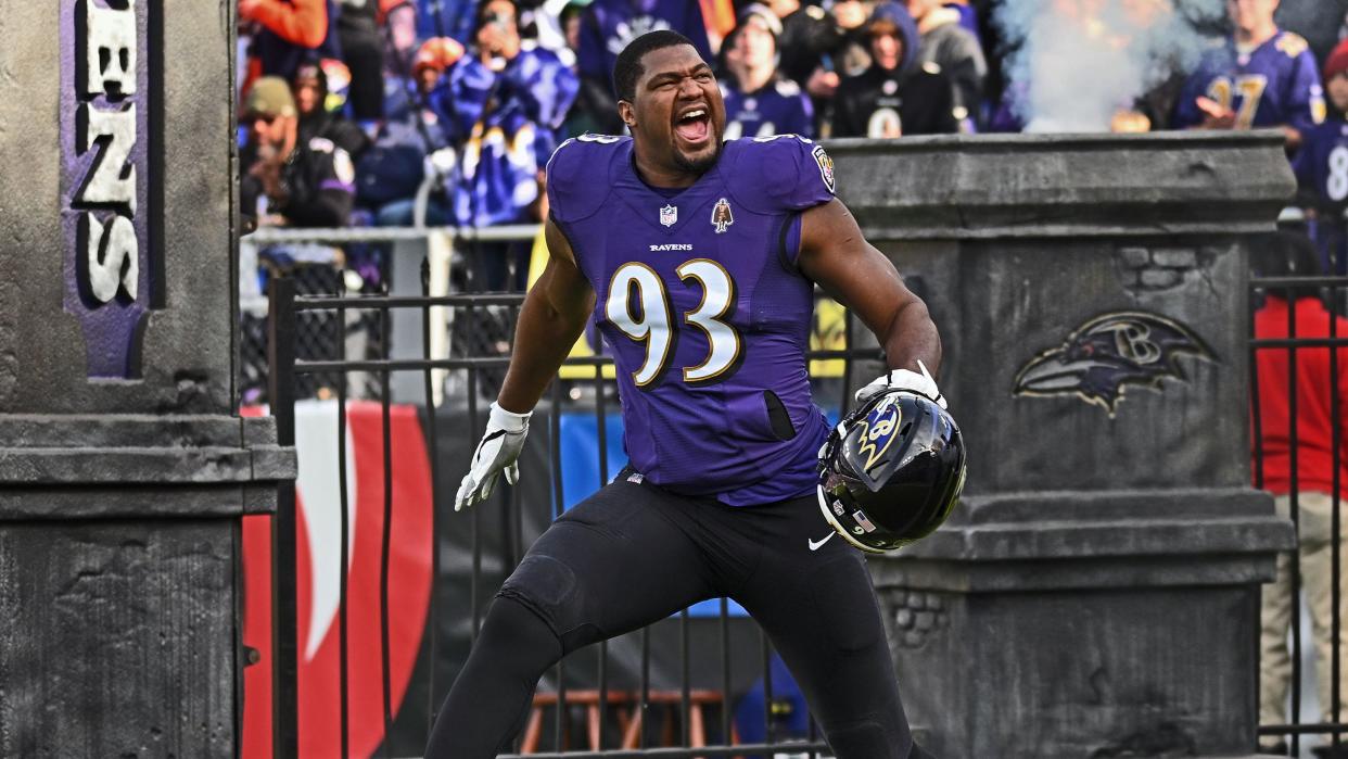 After three seasons in Baltimore, Calais Campbell is moving on to the Atlanta Falcons. (Kenneth K. Lam/The Baltimore Sun/Tribune News Service via Getty Images)