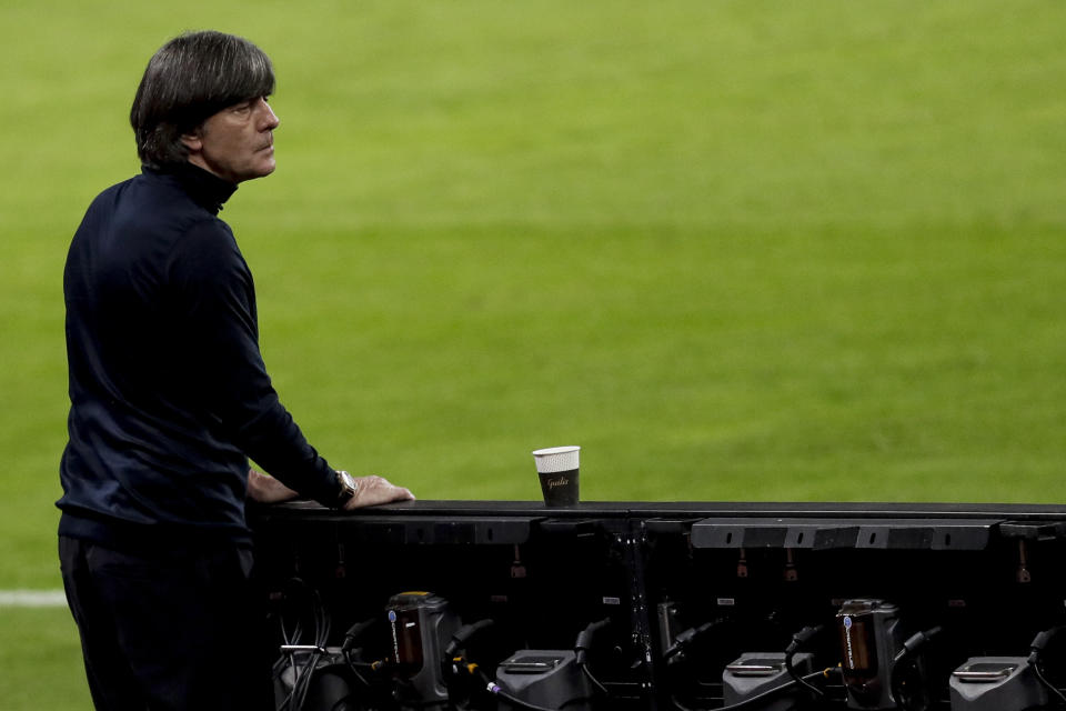 Glück sieht anders aus: Joachim Löw nach der Pleite gegen Spanien. (Bild: Getty Images)