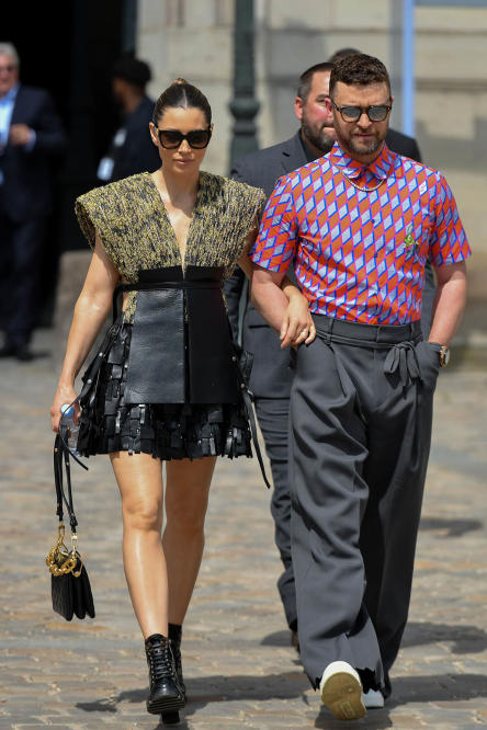 We need to talk about JT and Jessica Biel's outifts at the Louis Vuitton  show - Fashion Journal