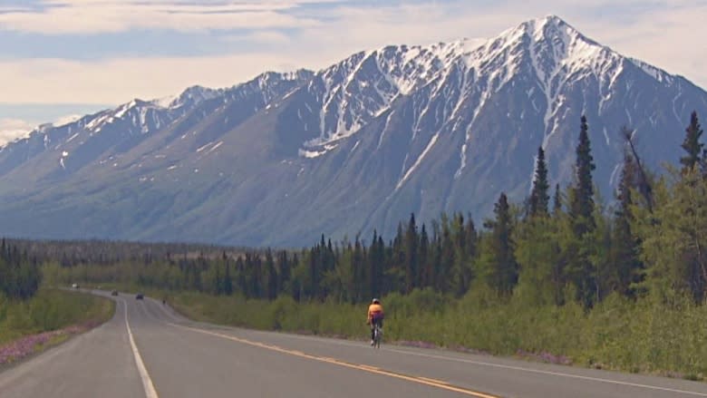 Cross-border business: New bus connects Yukon to Alaska