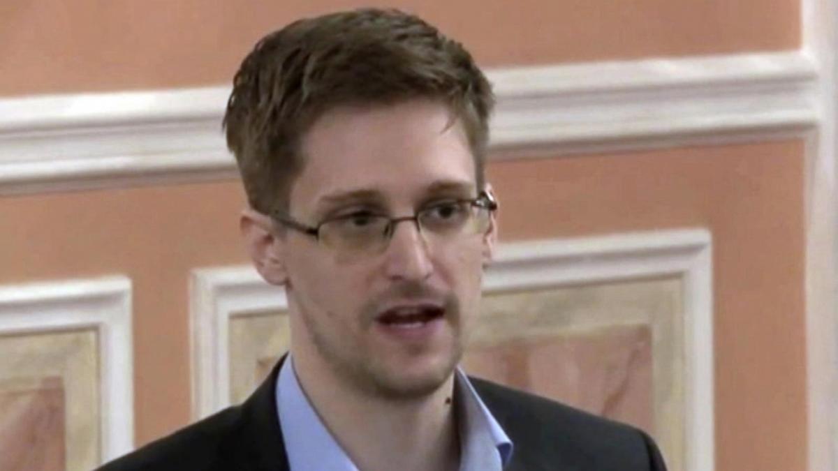 Edward Snowden Reportedly Granted Russian Citizenship 