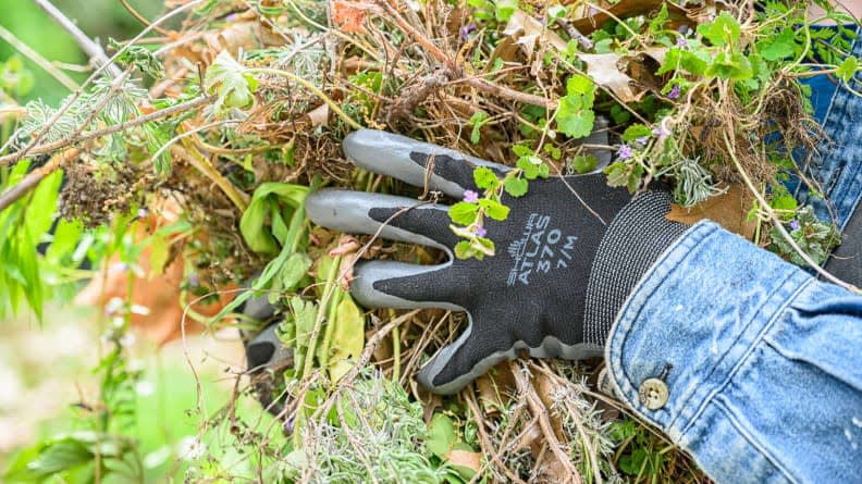 Find the perfect gardening gloves for all your outdoor needs right down below.
