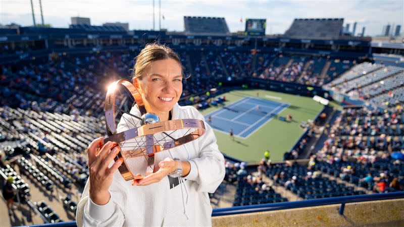 哈勒普（Simona Halep）勇奪生涯第3座多倫多女網賽單打冠軍。（圖／翻攝自多倫多女網賽推特）