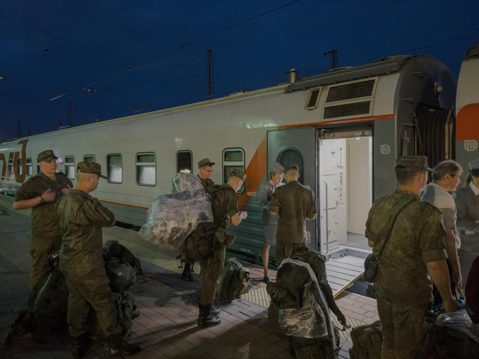 El cuerpo de un militar ruso recuperado por Black Tulip, un grupo humanitario ucraniano, cerca de Koroviy Yar, Ucrania, el 7 de enero de 2023. (Nicole Tung/The New York Times)
