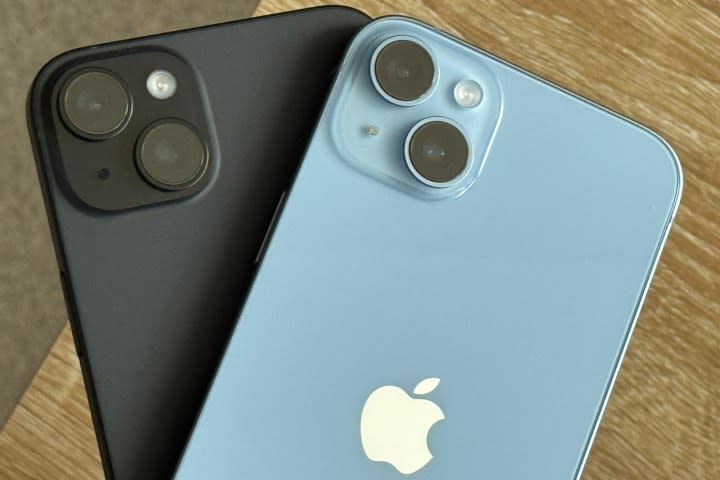 The Apple iPhone 15 Plus and iPhone 14 Plus camera modules.