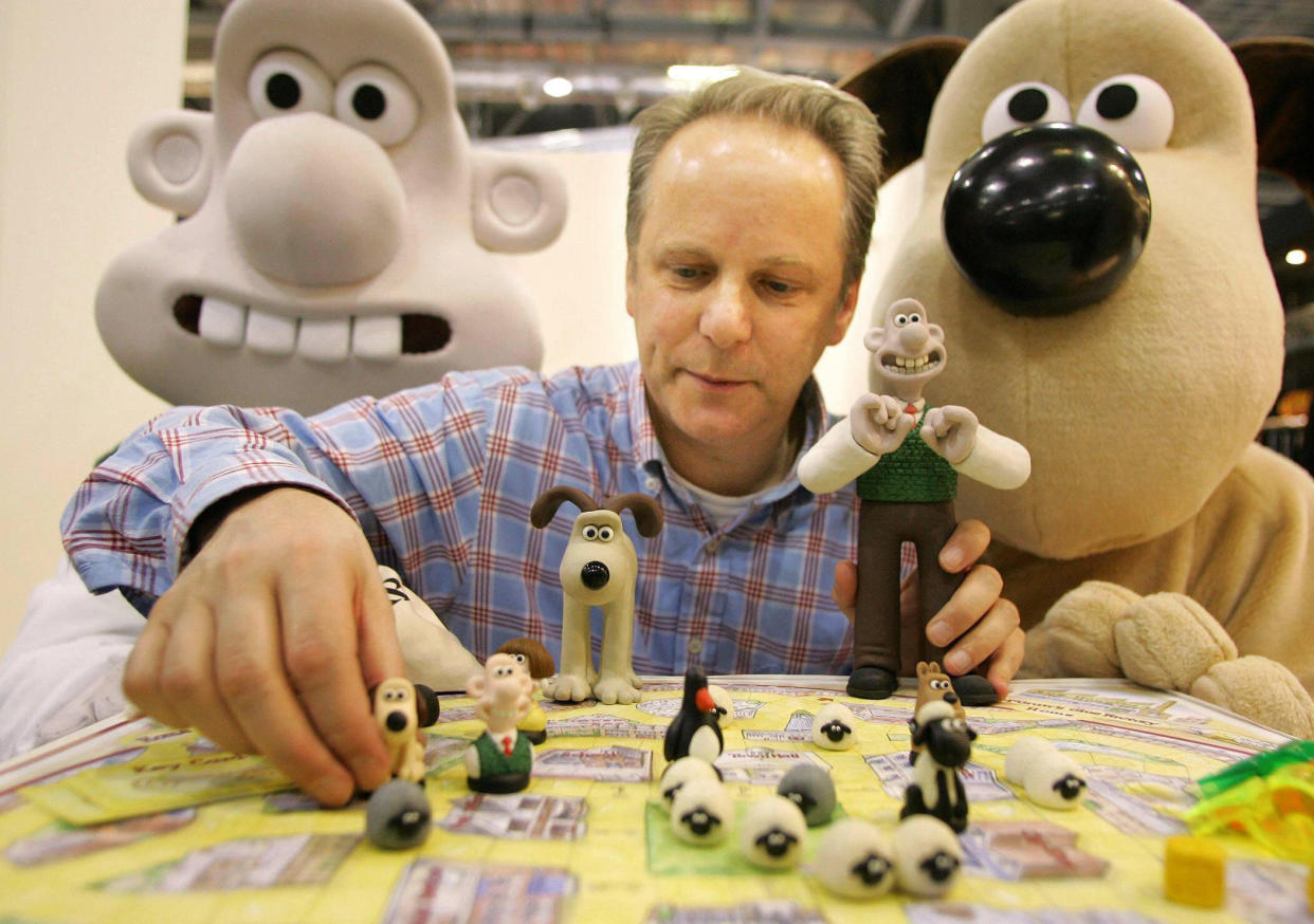 PA File image dated Wednesday 25 January 2006 showing animator Nick Park (with his creations Wallace and Gromit), whose film 'Wallace and Gromit; Curse of the Were-Rabbit' has just been nominated for Best Animation for the forthcoming Academy Awards, London, Tuesday 31 January 2006. PRESS ASSOCIATION photo. Photo Credit should read: Ian West/PA.