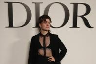 <a href="https://www.elle.fr/People/Tapis-rouge/Tapis-rouge-Fashion-week/Fashion-Week-de-Paris-Natalia-Vodianova-Antoine-Arnault-Christine-and-the-Queens-Baptiste-Giabiconi-au-defile-Dior#xtor=AL-541" rel="nofollow noopener" target="_blank" data-ylk="slk:Voir la suite des photos sur ELLE.fr;elm:context_link;itc:0;sec:content-canvas" class="link ">Voir la suite des photos sur ELLE.fr</a><br><h3> A lire aussi </h3><ul><li><a href="https://www.elle.fr/People/Tapis-rouge/Tapis-rouge-Fashion-week/Fashion-Week-de-Paris-Lea-Seydoux-chez-Louis-Vuitton-Lucy-Hale-chez-Miu-Miu#xtor=AL-541" rel="nofollow noopener" target="_blank" data-ylk="slk:Fashion Week de Paris : Léa Seydoux chez Louis Vuitton, Lucy Hale chez Miu Miu;elm:context_link;itc:0;sec:content-canvas" class="link ">Fashion Week de Paris : Léa Seydoux chez Louis Vuitton, Lucy Hale chez Miu Miu</a></li><li><a href="https://www.elle.fr/People/Tapis-rouge/Tapis-rouge-Fashion-week/Fashion-Week-de-Paris-Melanie-Laurent-Miles-Teller-et-Camille-Cottin-chez-Celine#xtor=AL-541" rel="nofollow noopener" target="_blank" data-ylk="slk:Fashion Week de Paris : Mélanie Laurent, Miles Teller et Camille Cottin chez Céline;elm:context_link;itc:0;sec:content-canvas" class="link ">Fashion Week de Paris : Mélanie Laurent, Miles Teller et Camille Cottin chez Céline</a></li><li><a href="https://www.elle.fr/People/Tapis-rouge/Tapis-rouge-Fashion-week/Katie-Holmes-Tina-Kunakey-Carla-Bruni-defile-de-stars-a-Fashion-Week-de-Paris#xtor=AL-541" rel="nofollow noopener" target="_blank" data-ylk="slk:Katie Holmes, Tina Kunakey, Carla Bruni : défilé de stars à la Fashion Week de Paris;elm:context_link;itc:0;sec:content-canvas" class="link ">Katie Holmes, Tina Kunakey, Carla Bruni : défilé de stars à la Fashion Week de Paris</a></li><li><a href="https://www.elle.fr/People/Tapis-rouge/Tapis-rouge-Fashion-week/Stephanie-de-Monaco-soutien-de-taille-pour-sa-fille-Pauline-Ducruet-a-la-Fashion-Week-de-Paris#xtor=AL-541" rel="nofollow noopener" target="_blank" data-ylk="slk:Stéphanie de Monaco : soutien de taille pour sa fille Pauline Ducruet, à la Fashion Week de Paris;elm:context_link;itc:0;sec:content-canvas" class="link ">Stéphanie de Monaco : soutien de taille pour sa fille Pauline Ducruet, à la Fashion Week de Paris</a></li><li><a href="https://www.elle.fr/Astro/Horoscope/Quotidien#xtor=AL-541" rel="nofollow noopener" target="_blank" data-ylk="slk:Consultez votre horoscope sur ELLE;elm:context_link;itc:0;sec:content-canvas" class="link ">Consultez votre horoscope sur ELLE</a></li></ul>