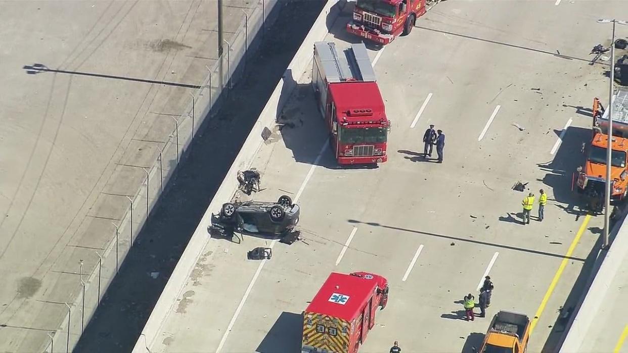 <div>Vehicle overturned at I-75.</div>