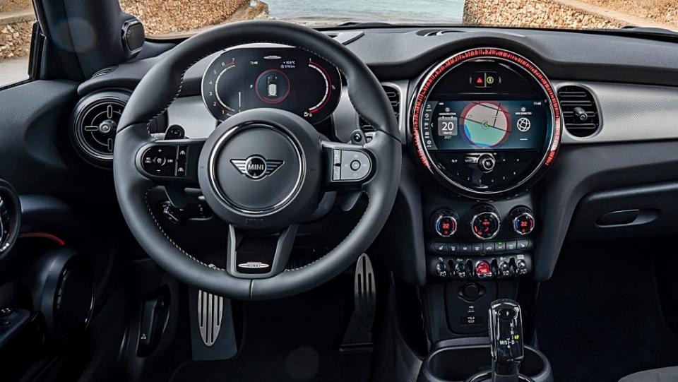 新款2021式MINI John Cooper Works小改款登場，雖小針美容但功能