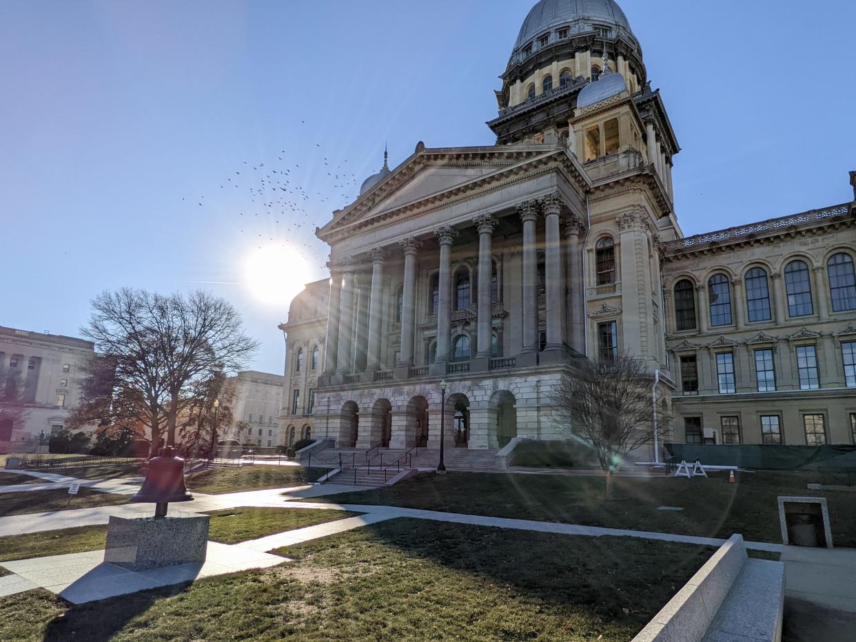 The sun shines on the Illinois State Capitol Building Monday, Jan. 10, 2022.