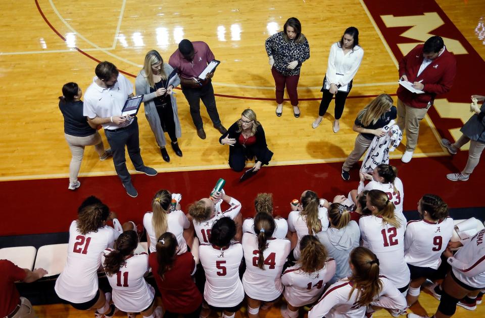 112419 WVB v LSUTeamAlabama Head Coach Lindsey Devine Photo by Skylar Lien112419 WVB v LSUTeamAlabama Head Coach Lindsey Devine Photo by Skylar Lien