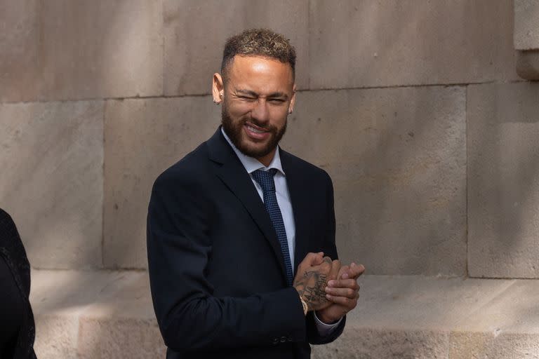 A Neymar le retiraron los cargos en el juicio que investiga su traspaso de Santos a Barcelona