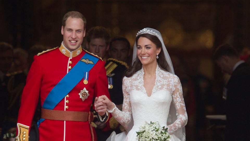 Kate and William wedding photo leaving Westminster Abbey