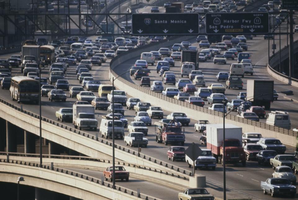 Concerns about smog from vehicles that choked cities like Los Angeles helped lead to environmental laws in the 1970s. <a href="https://www.gettyimages.com/detail/news-photo/rush-hour-traffic-leaving-downtown-los-angeles-in-santa-news-photo/1387469939" rel="nofollow noopener" target="_blank" data-ylk="slk:Bettmann Archive/Getty Images;elm:context_link;itc:0;sec:content-canvas" class="link ">Bettmann Archive/Getty Images</a>