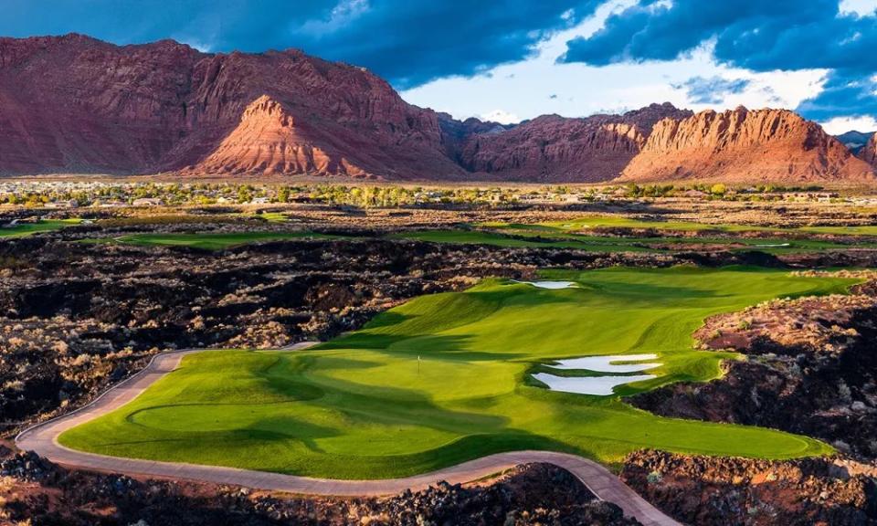 The Black Desert Golf Club is breathtaking. (@BrianOarGolf)