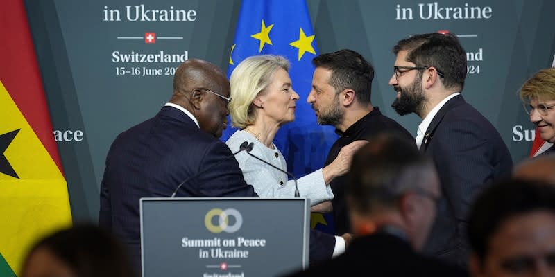 Präsident Selenskyj mit EU-Kommissionspräsidentin von der Leyen<span class="copyright">dpa</span>