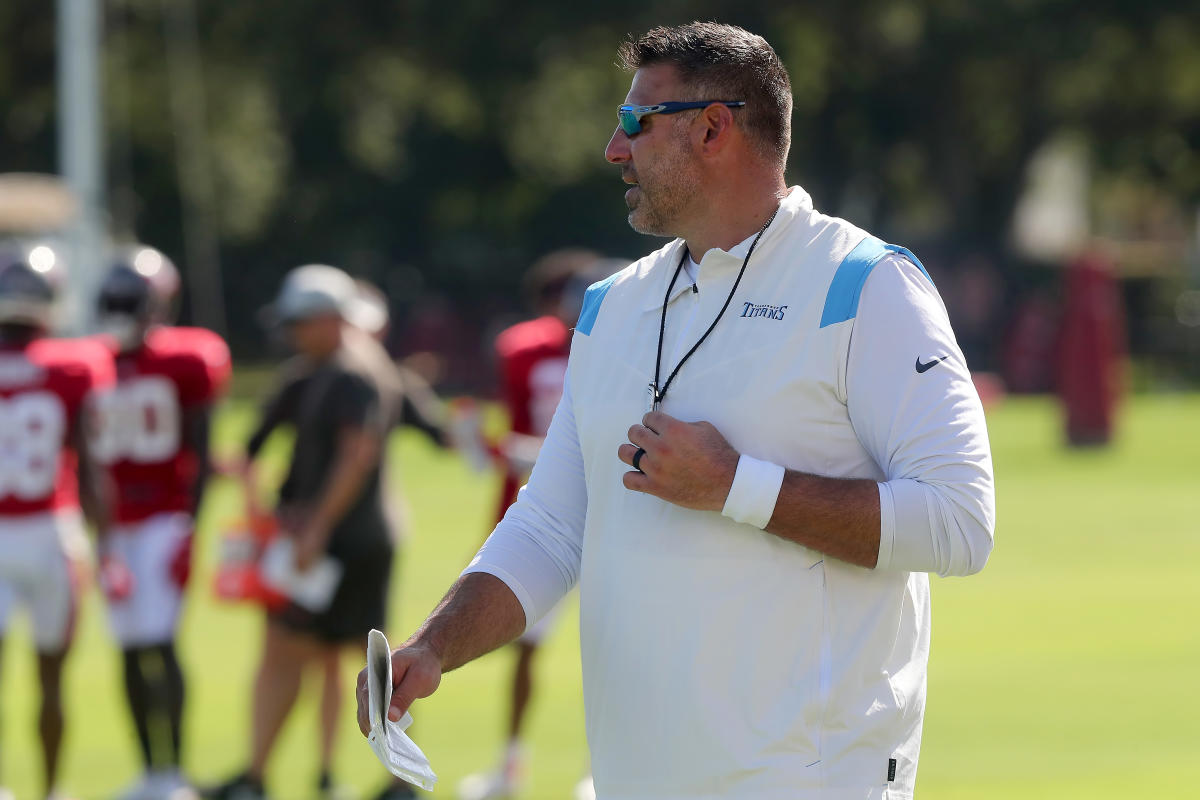 Titans coach Mike Vrabel tests positive for COVID-19