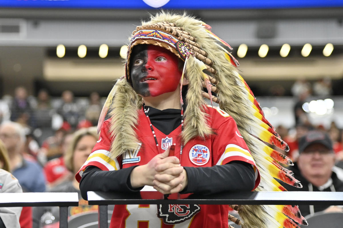 Deadspin perd sa tentative de lancer une action en diffamation suite à un article accusant un jeune fan des Chiefs de racisme