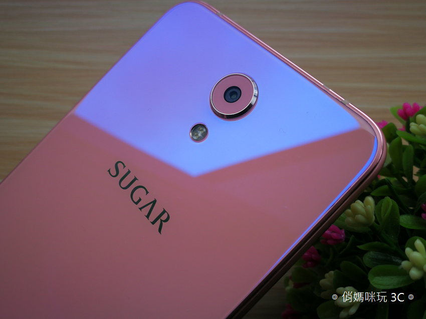 多一鍵更方便！開箱糖果手機 SUGAR S9 鑲嵌施華洛世奇Swarovski 以及 6400 萬像素、美顏錄影功能！