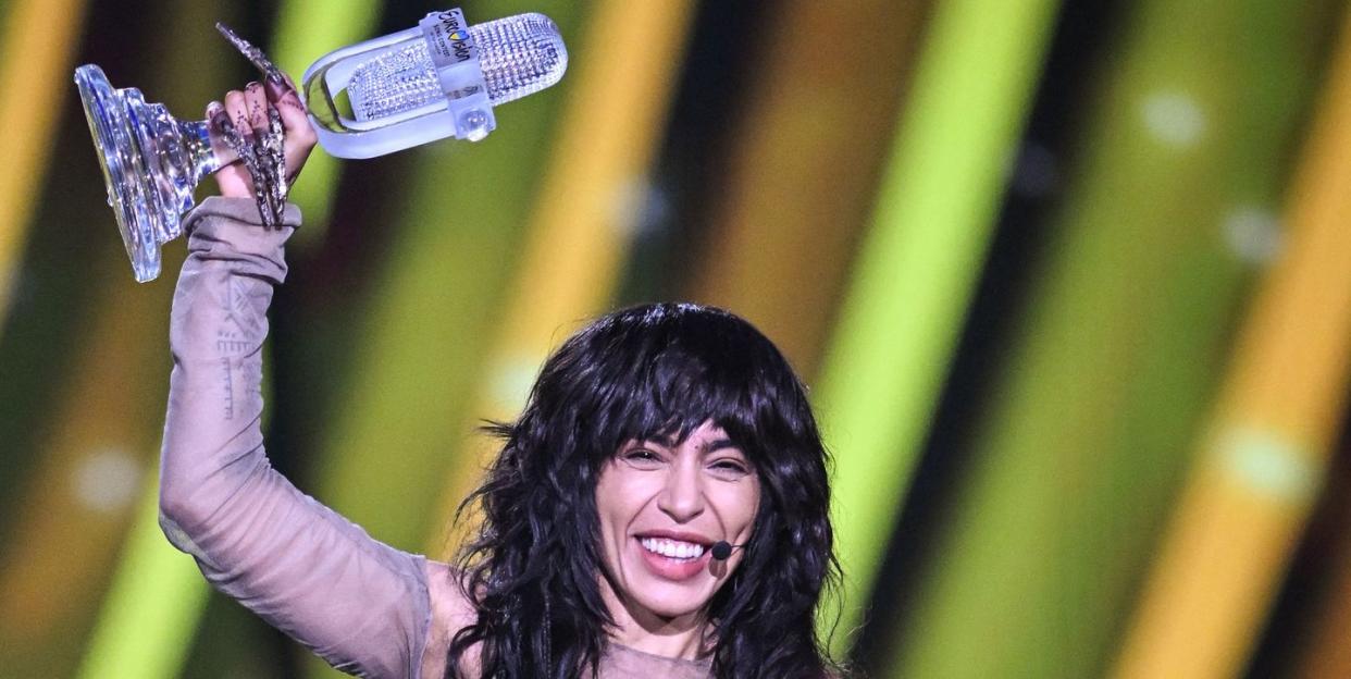 loreen holds the eurovision 2023 trophy after her win for sweden