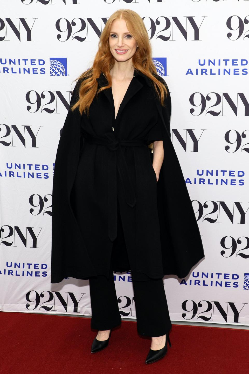 Jessica Chastain, heels, high heels, pumps, black pumps, leather pumps, pointed toe pumps, black coat, black pants, trousers, Peter Sarsgaard, 92Y, New York City