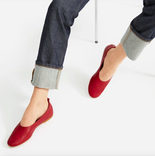 Everlane's Day Glove shoe has 5,600 reviews — and it's 25% off right now.