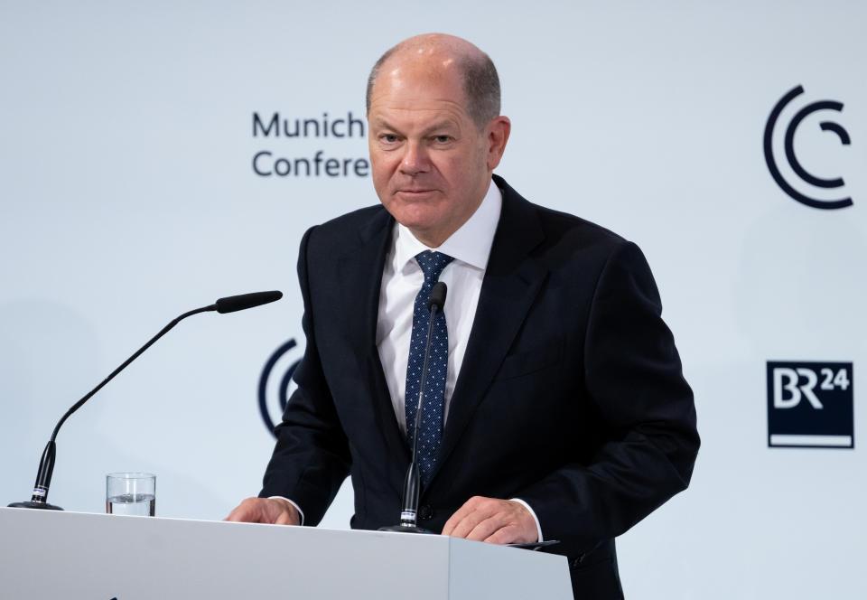 Bundeskanzler Olaf Scholz spricht auf der Sicherheitskonferenz (Bild: Sven Hoppe/dpa)