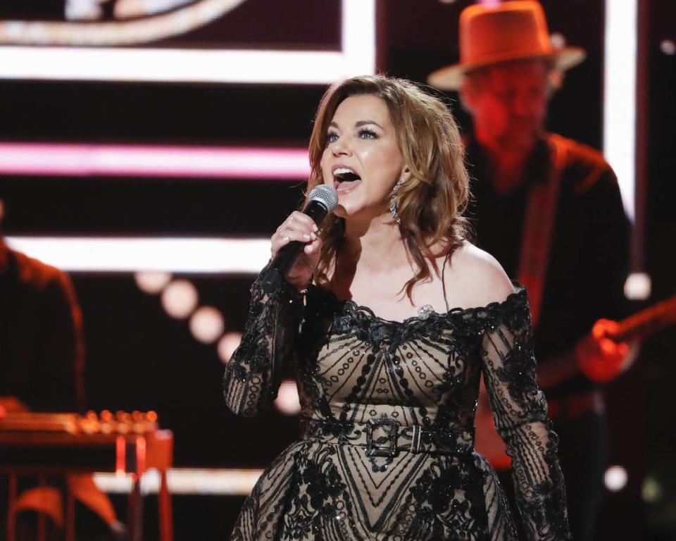 Martina McBride will perform at the Kauffman Center in August.