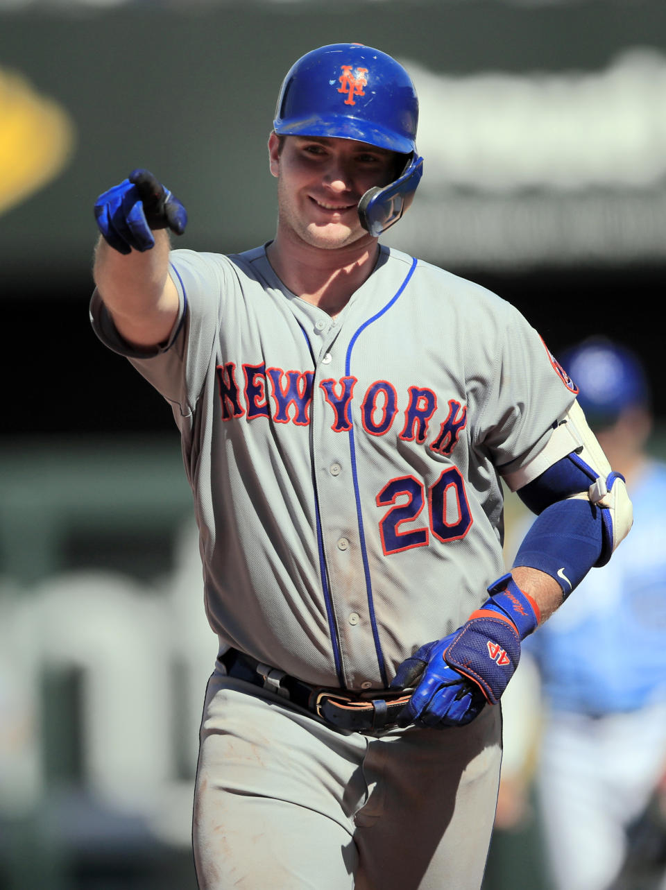New York Mets' Pete Alonso points to fans after hitting his 40th home run of the season during the ninth inning of a baseball game against the Kansas City Royals at Kauffman Stadium in Kansas City, Mo., Sunday, Aug. 18, 2019. The Mets defeated the Royals 11-5. (AP Photo/Orlin Wagner)