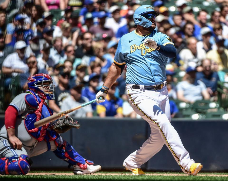 Brewers first baseman Rowdy Tellez hits the second of his two 2-run homers Sunday against the Blue Jays at American Family Field.