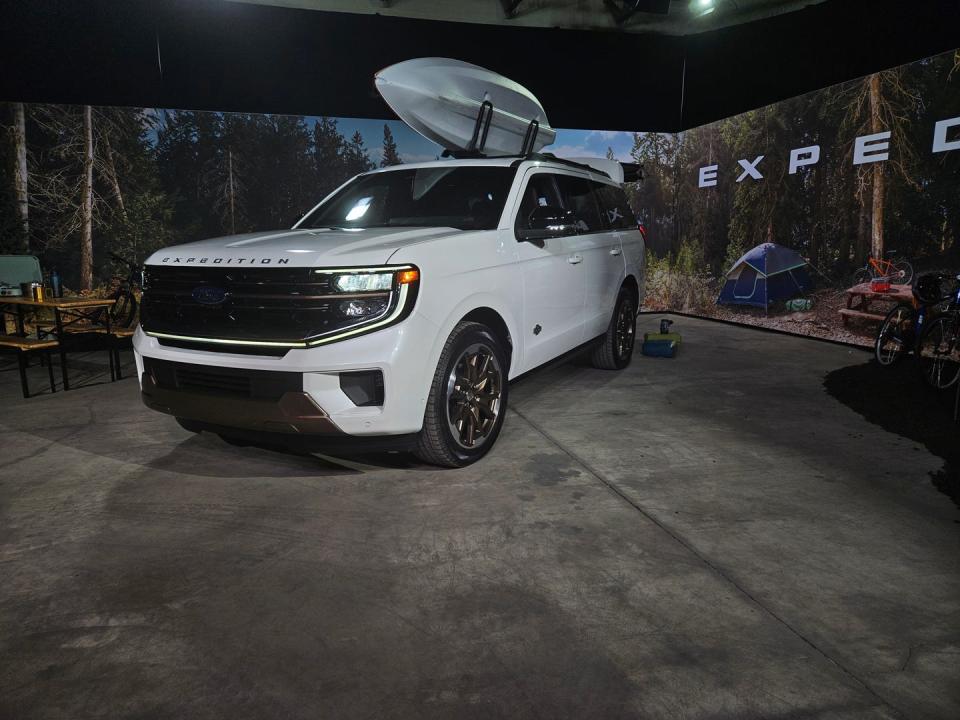 2025 ford expedition debut event in detroit