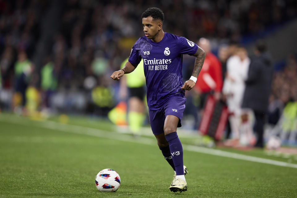 MADRID, SPAIN - MARCH 31: Rodrygo Goes of Real Madrid runs with the ball during the LaLiga EA Sports match between Real Madrid CF and Athletic Bilbao at Estadio Santiago Bernabeu on March 31, 2024 in Madrid, Spain. (Photo by Alvaro Medranda/Quality Sport Images/Getty Images)