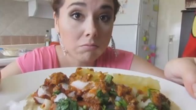 Marisolpink, la mexicana que conquistó YouTube con recetas y sin  pretensiones