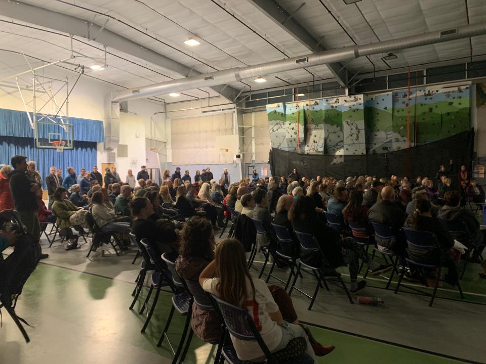 The crowd at the Nov. 28 neighborhood meeting on "The Meadows at Haw Creek."