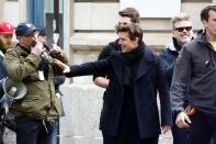 <p>Nach Dienstschluss winkt Tom Cruise einigen Fans zu. Mission Impossible 6 soll am 18. August 2018 weltweit in die Kinos kommen. (Bild: Wenn)</p>