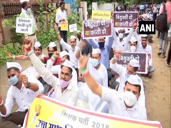 Government Teachers outside state BJP office (Photo/ANI)