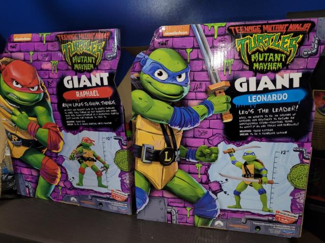 Teenage Mutant Ninja Turtles: Mutant Mayhem Giant Raphael Action Figure