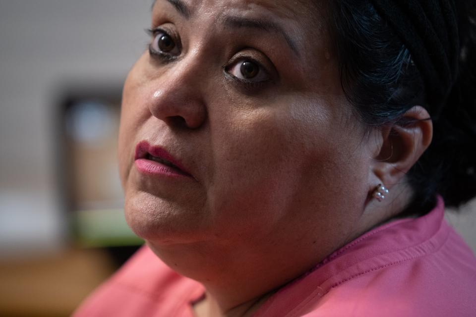Marlene Carrasco, una inmigrante de México, ha estado cuidando a personas mayores en Arizona durante casi 30 años.