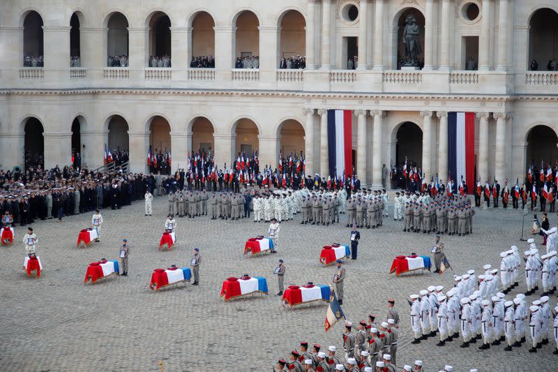 National ceremony in Paris to pay respect to the thirteen French soldiers killed in Mali